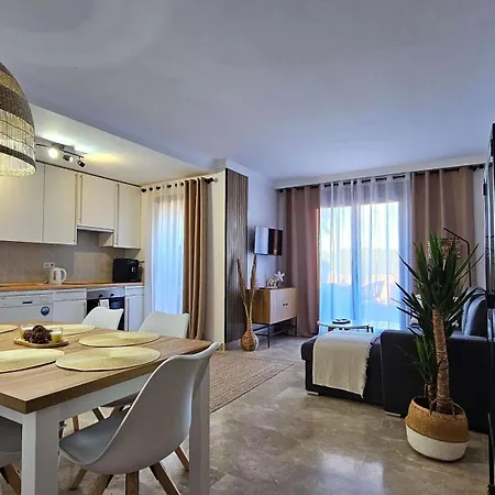 Sol Apartment *